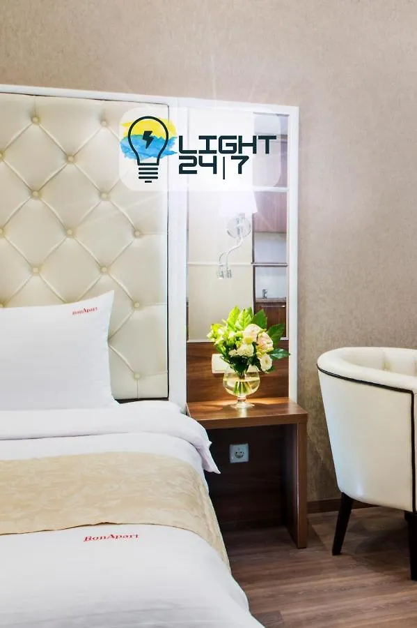 Bonapart Hotel By Uhm Kyiv 4*,