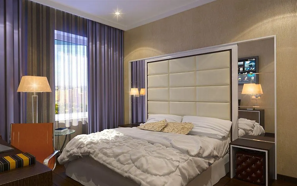 ****  Bonapart Hotel By Uhm Kiev Ucrânia