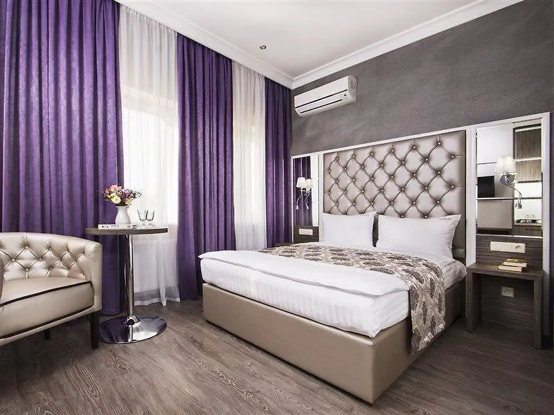 Bonapart Hotel By Uhm Kyiv