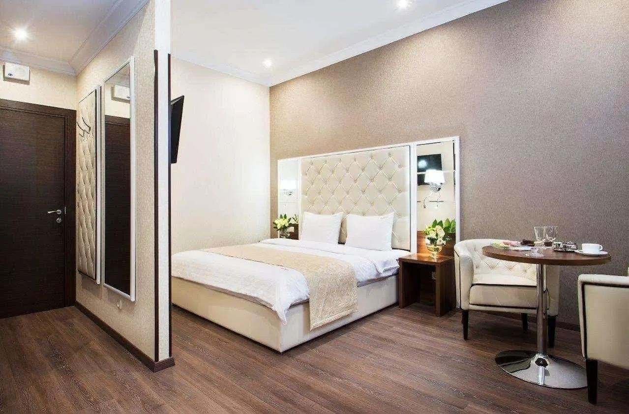 Bonapart Hotel By Uhm Kyiv
