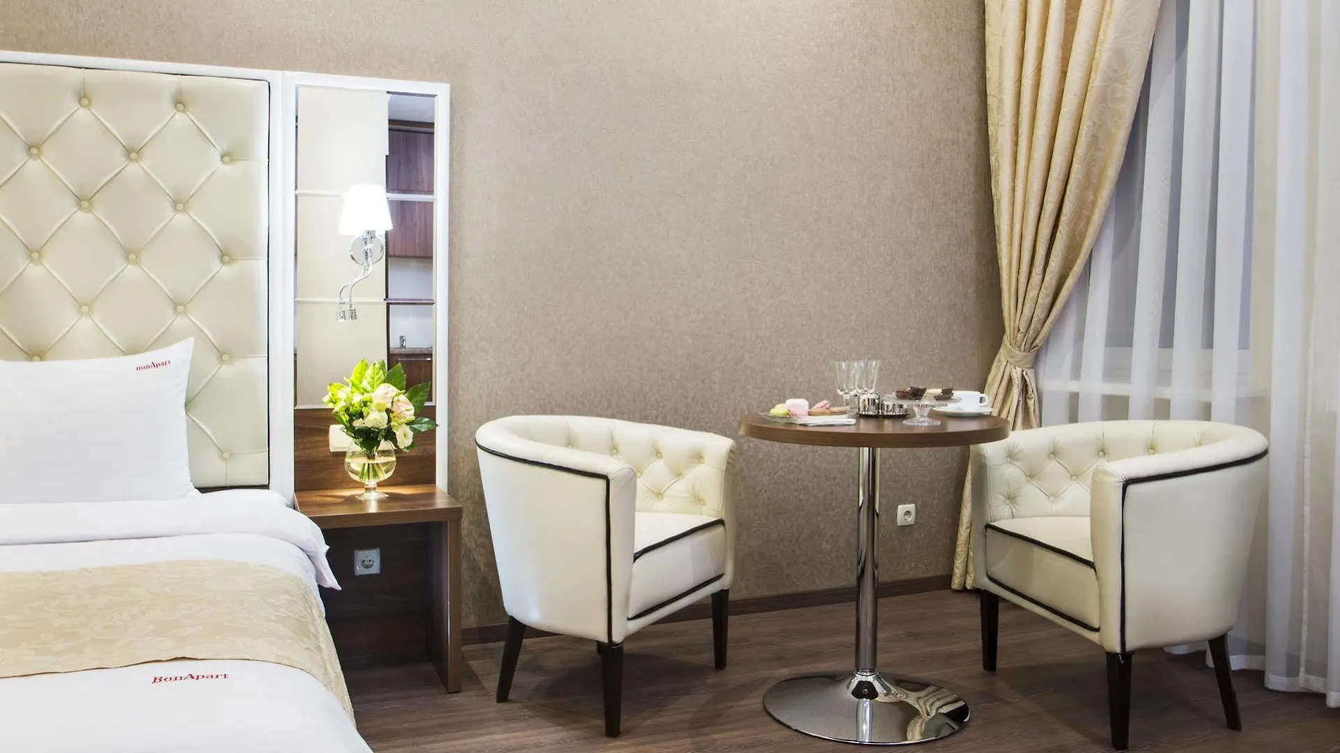 Bonapart Hotel By Uhm Kyiv